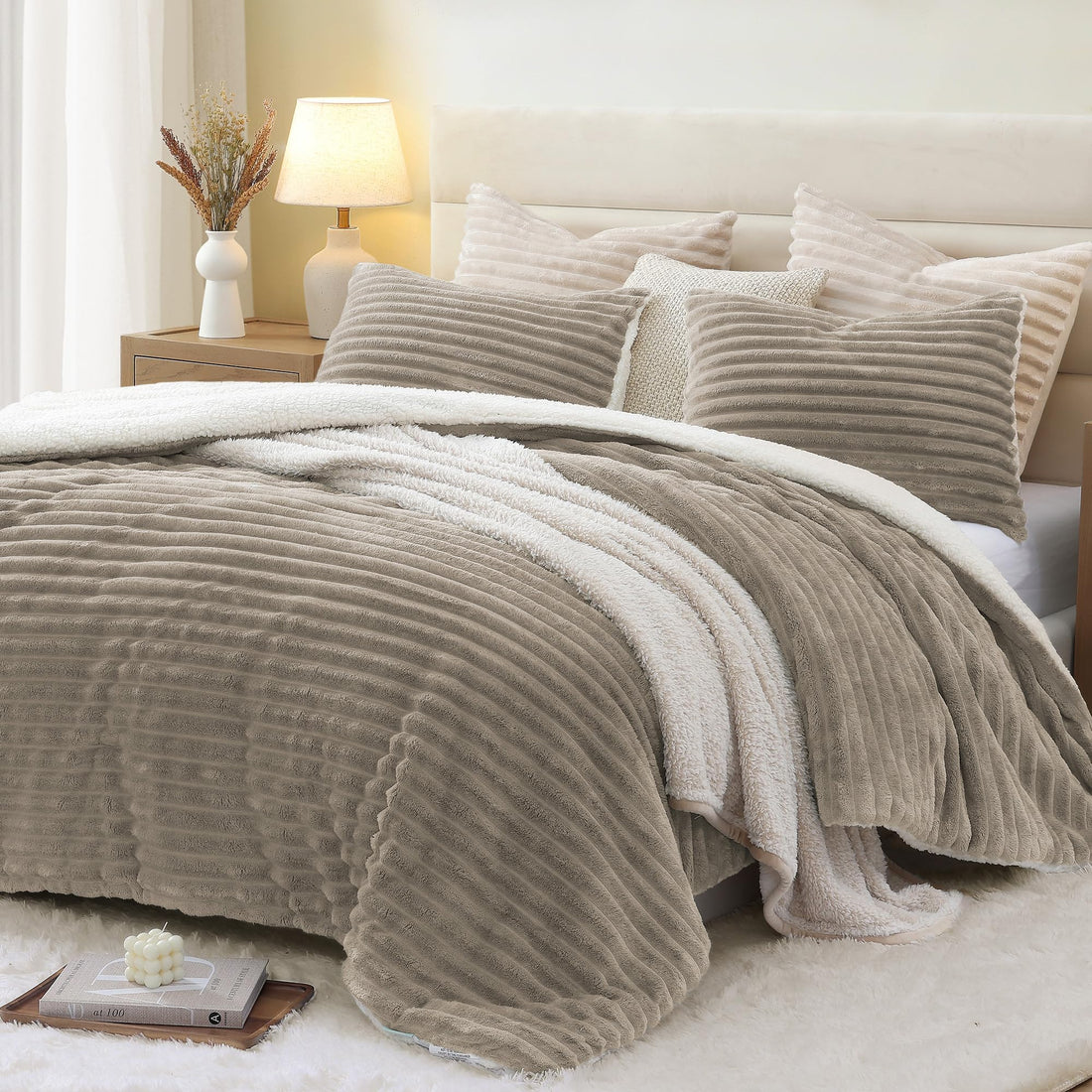 Geniospin Queen Comforter Set TaupeWarm Winter Comforter Queen SizeUltra-Soft Sherpa Fleece Queen Bedding SetReversible 3-Piece Comforter Set for Winter Warm &amp; Cozy (Taupe 90 x 90)